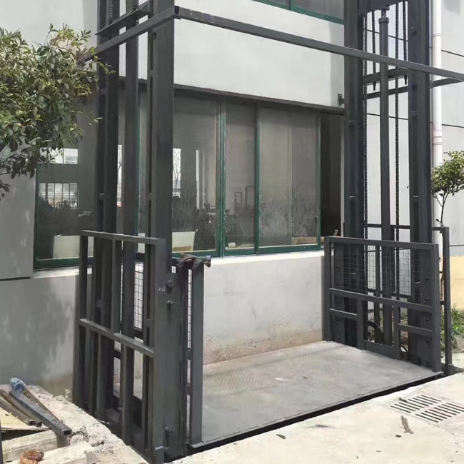 富宁5吨室外升降货梯